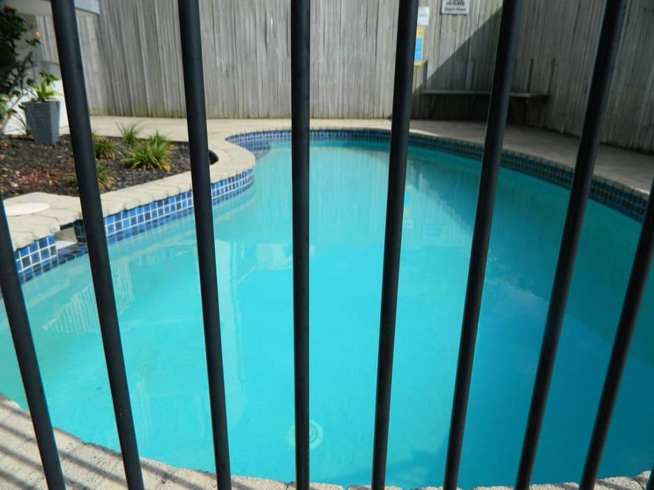 How to Choose the Best Fence for Backyard Pools